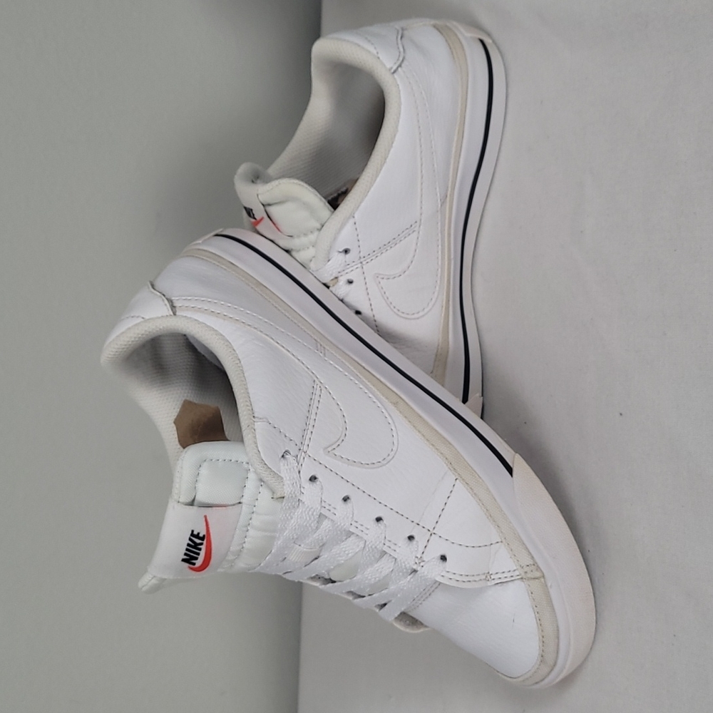 Nike court legacy white tennis shoes